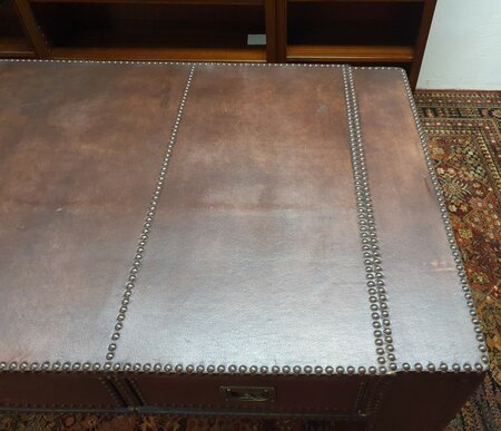 Einzigartiger Chesterfield schreibtisch komplett aus leder