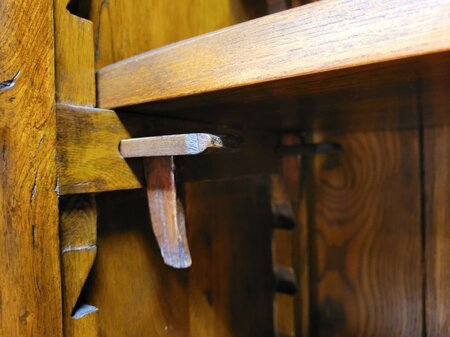 Antike bibliothek bücherregal