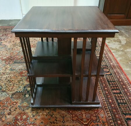 Antike büchermühle