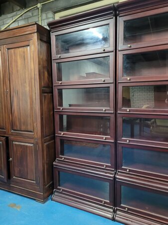 Große Globe Wernicke mahagoni bücherschrank