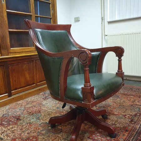 Englischer Chesterfield bürostuhl