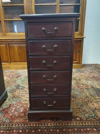 Antike aktenschrank