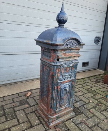 Antike gusseisen briefkasten