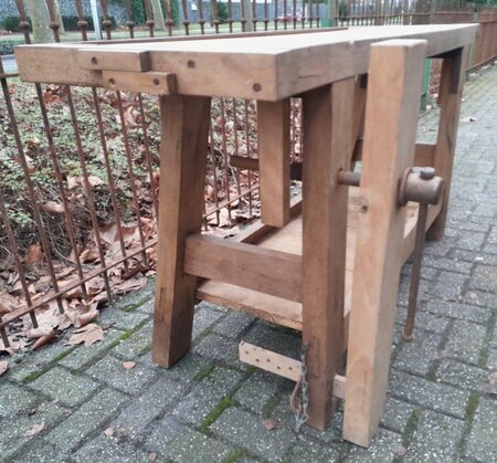 Antike Werkbank aus Holz