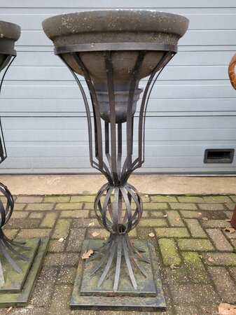 Antike schmiedeeisen säule