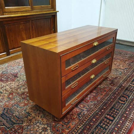 Antike kaufmann schubladenschrank