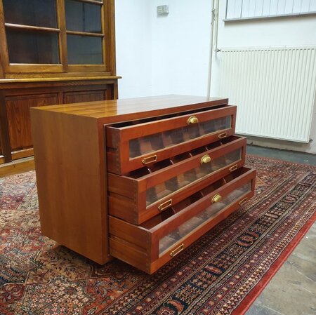 Antike kaufmann schubladenschrank