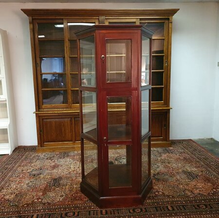 Antike sechseckige mahagoni vitrine mit geschliffenem glas
