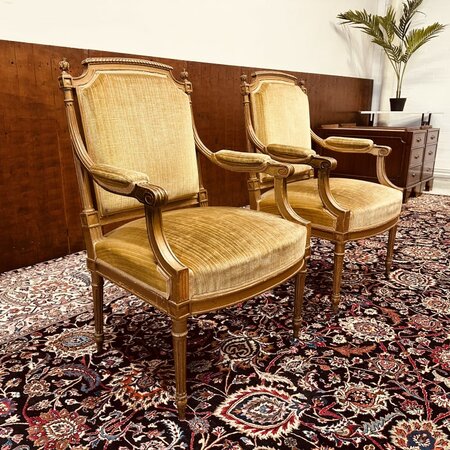 Antike Hollywood Regency Sessel