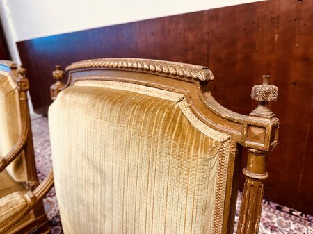 Antike Hollywood Regency Sessel