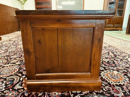 Klassische TV-schrank