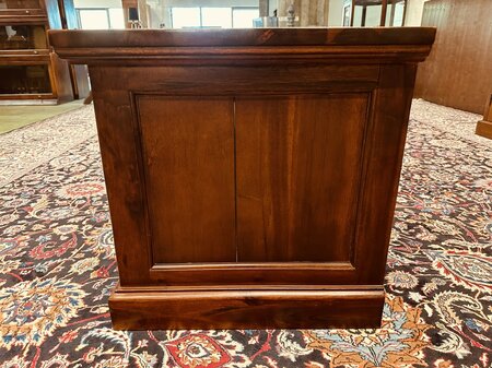 Klassische TV-schrank