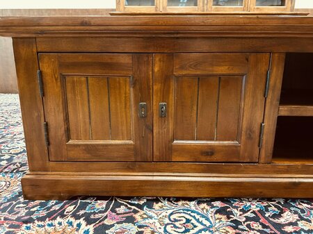 Klassische TV-schrank