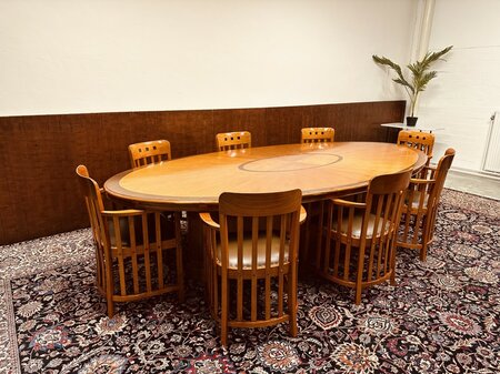 Ovaler Art Deco konferenztisch mit 8 Stühlen
