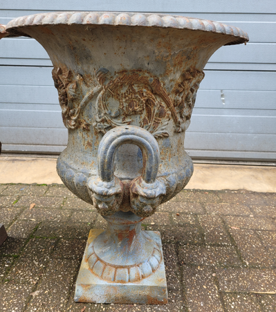Antike gusseisen bartmann gartenvase