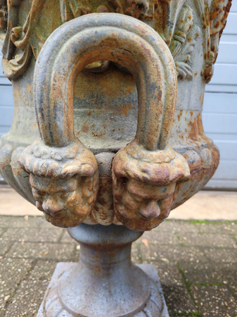 Antike gusseisen bartmann gartenvase