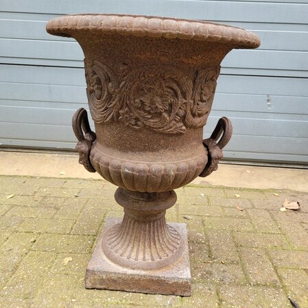 Antike gusseisen bartmann gartenvase