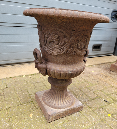 Antike gusseisen bartmann gartenvase