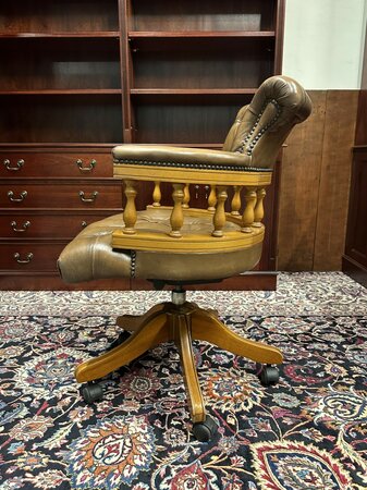 Antike Chesterfield Captain chair bürostuhl Cognac
