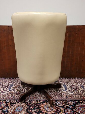 Englischer Springvale Chesterfield Bürostuhl Sessel mit Fußhocker