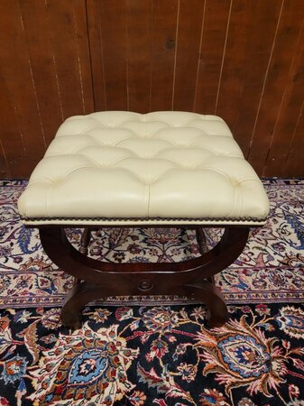 Englischer Springvale Chesterfield Bürostuhl Sessel mit Fußhocker
