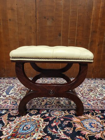 Englischer Springvale Chesterfield Bürostuhl Sessel mit Fußhocker
