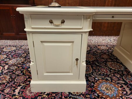 Klassisches englisches Chesterfield-Schreibtischset mit Bürostühlen und Lampe