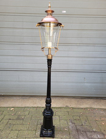 Gusseisen laternenpfahl Wien mit runde kupfer lampe