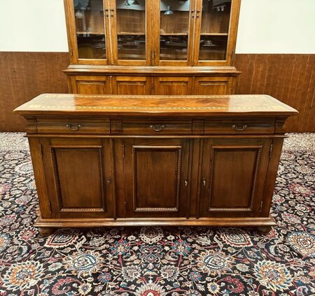 Klassische sideboard mit Intarsien