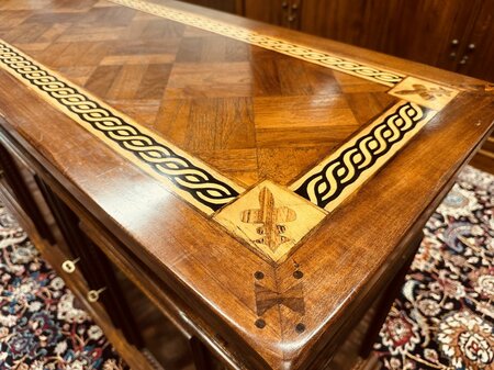 Klassische sideboard mit Intarsien