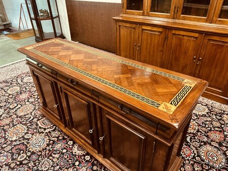 Klassische sideboard mit Intarsien
