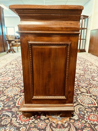 Klassische sideboard mit Intarsien
