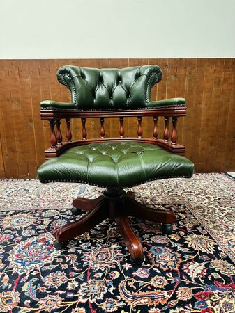 English Chesterfield Captain Chair Bürostuhl Grün