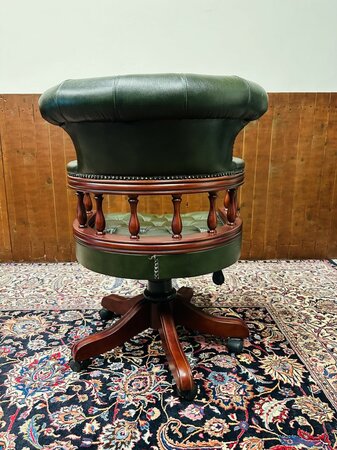 English Chesterfield Captain Chair Bürostuhl Grün