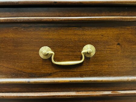 Klassischer englischer Chesterfield-Schreibtisch aus Mahagoni