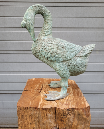 Bronze kunstwerk eines Schwan