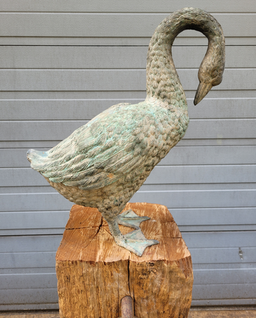 Antike bronzestatue von eines Schwan