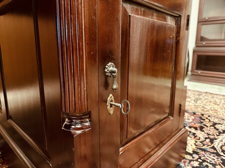 Klassischer englischer Chesterfield Schreibtisch Partnerdesk