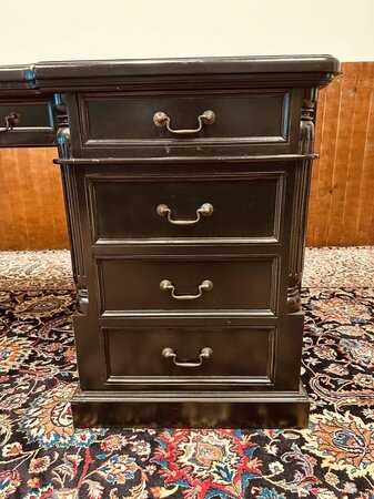 Klassischer englischer Chesterfield Schreibtisch Partnerdesk