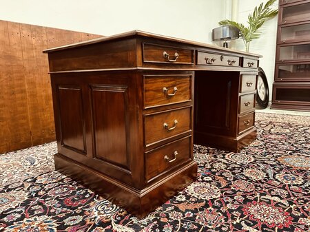 Englischer Chesterfield Klassischer Schreibtisch