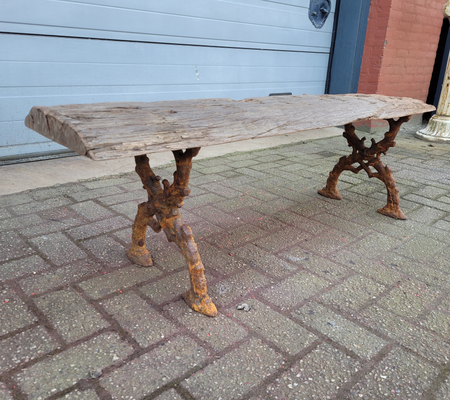 Landhaus gartenbank mit alt gelebtes holz