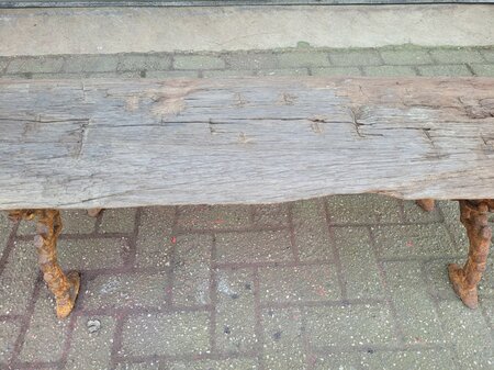 Landhaus gartenbank mit alt gelebtes holz
