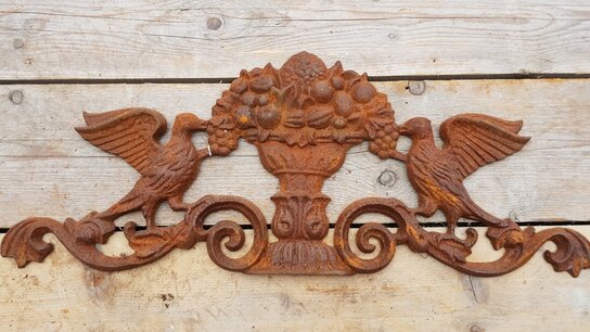 Gusseisen ornament mit Tauben - OG35