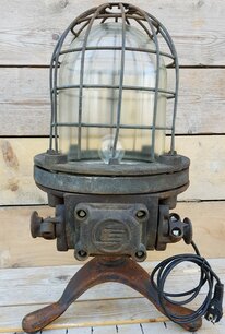 Robuuste industriële vloerlamp - VI1
