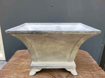 Gusseisen jardiniere grau