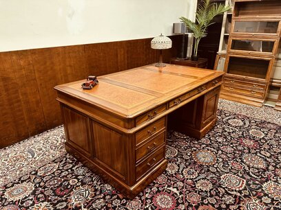 Große klassische englische Schreibtisch Partnerdesk