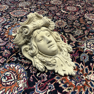 Antike italienische Sandstein Wandkonsole Medusa