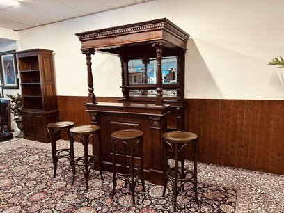 Antike Englisch Braun Café Bar Pubbar