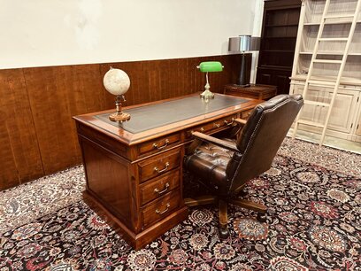 Englische Globe Wernicke Schreibtisch