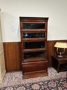 Klassische Globe Wernicke Bücherregal